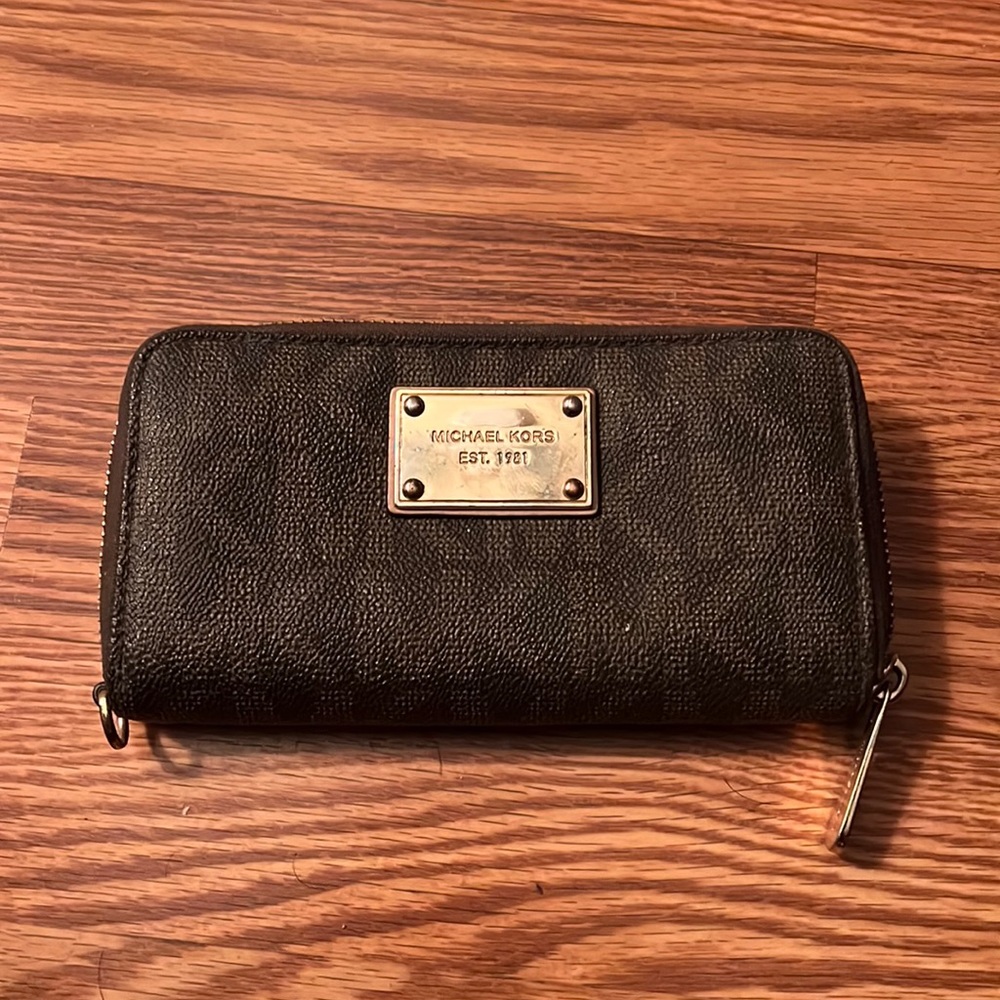 Michael Kors Monogram Wallet